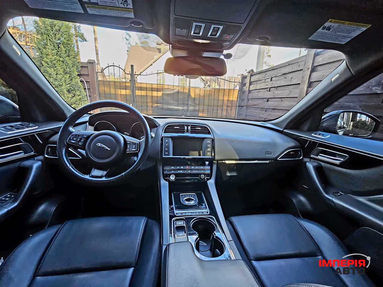 Jaguar F-Pace - фото 14