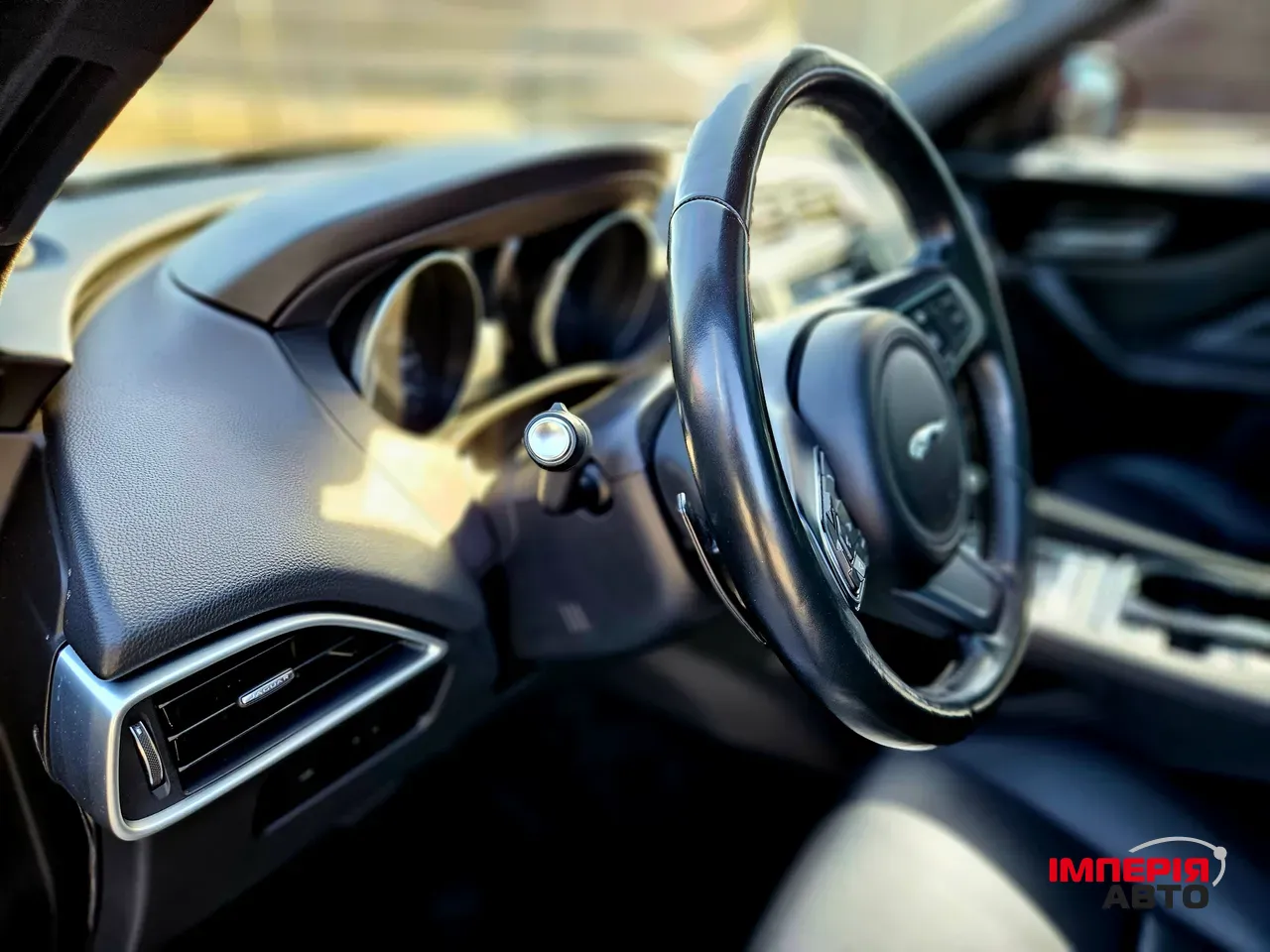 Jaguar F-Pace - фото 17