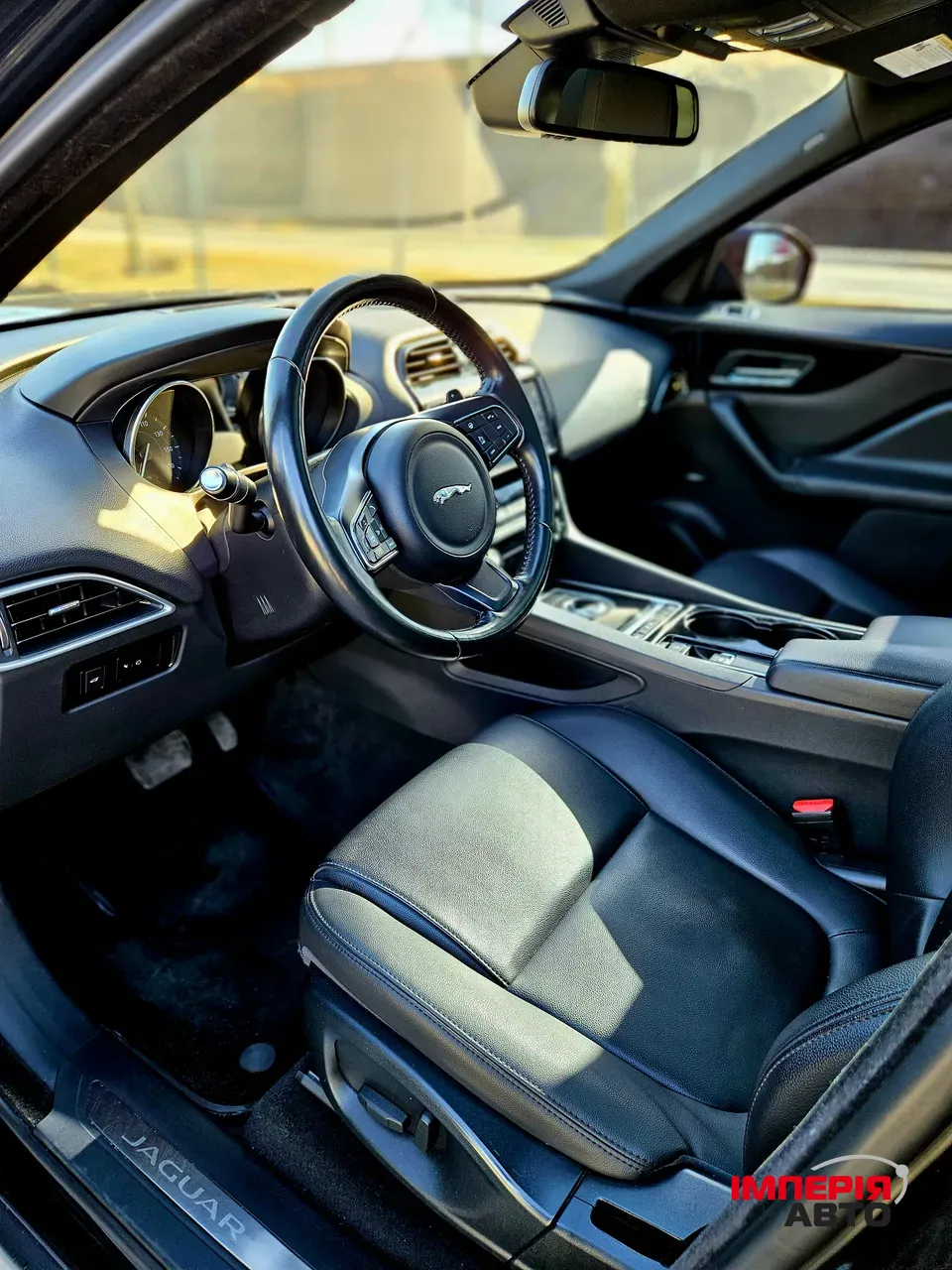 Jaguar F-Pace - фото 16