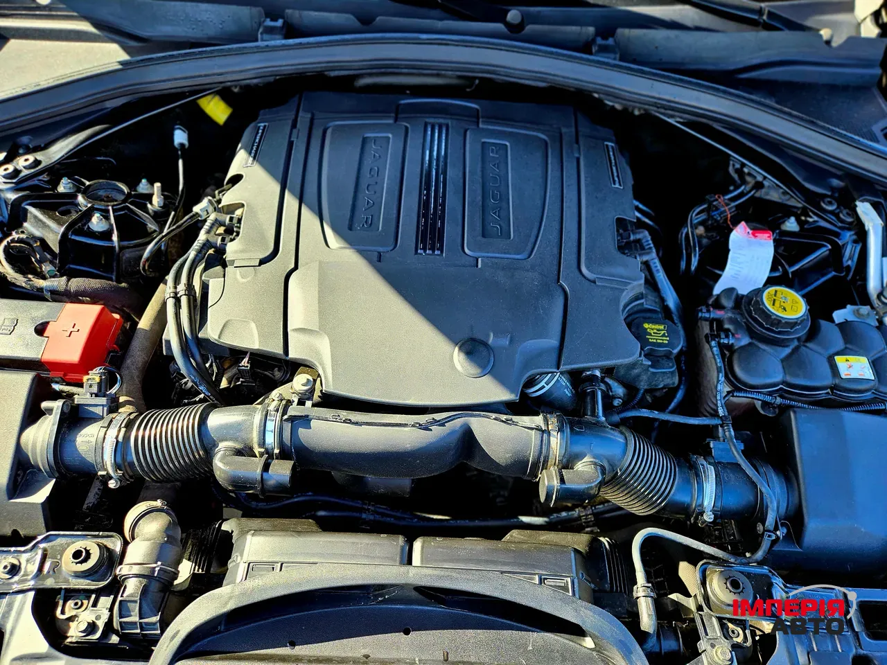 Jaguar F-Pace - фото 14