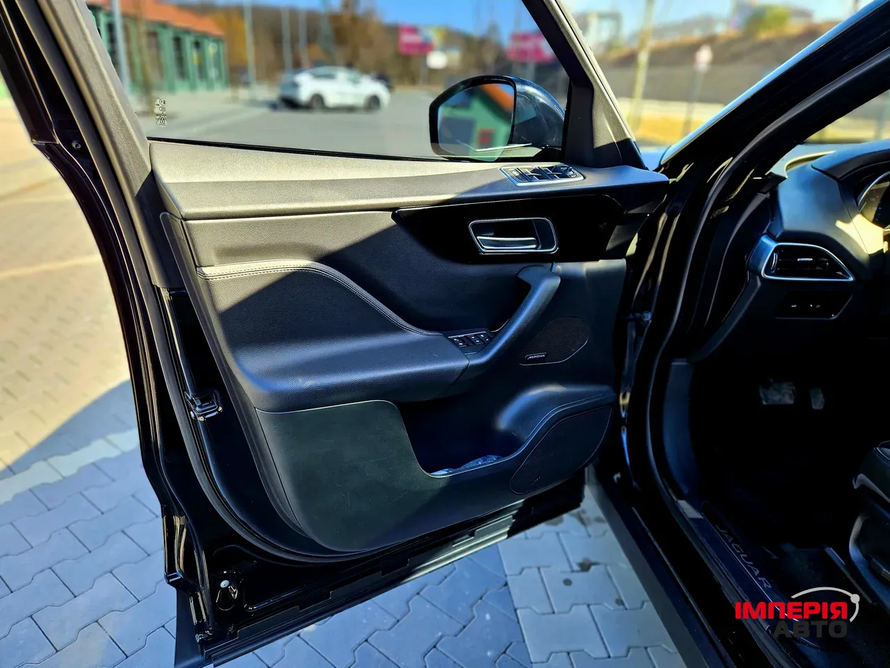 Jaguar F-Pace - фото 18