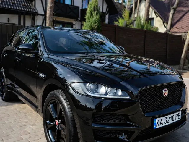 Jaguar F-Pace - фото 1