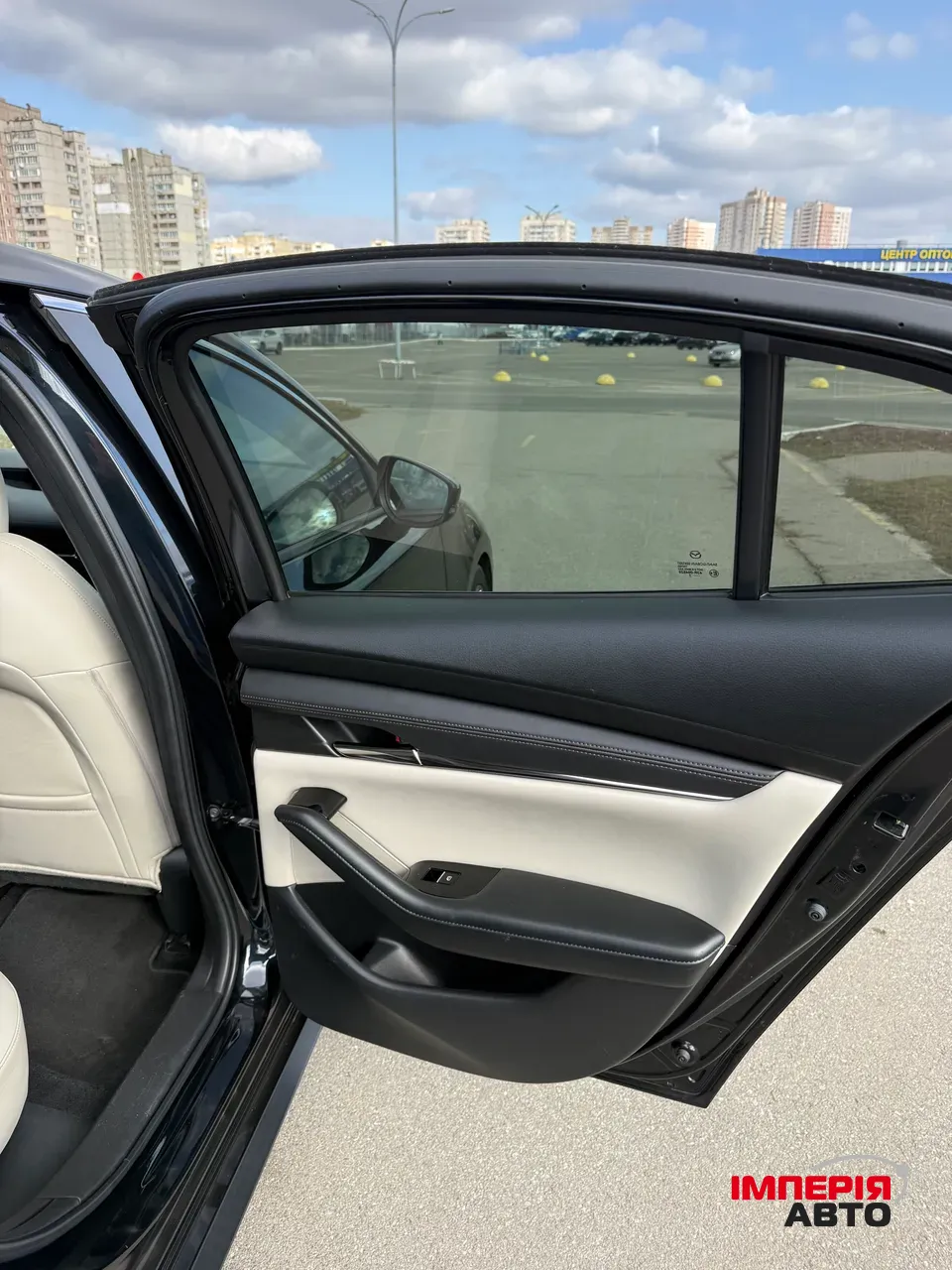 Mazda 3 - фото 14