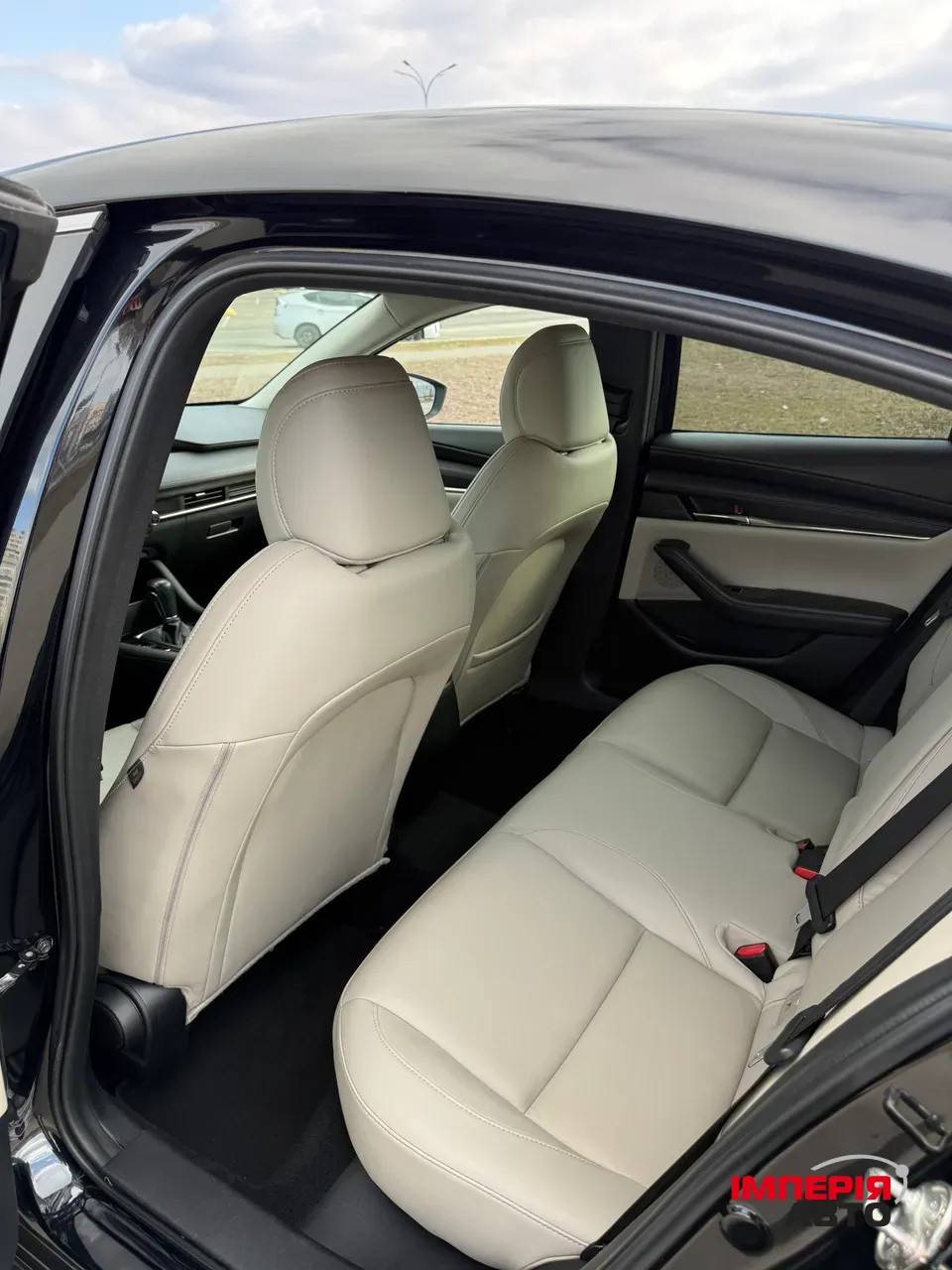 Mazda 3 - фото 11