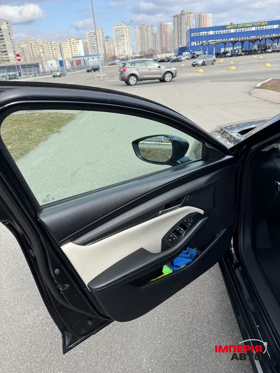 Mazda 3 - фото 10