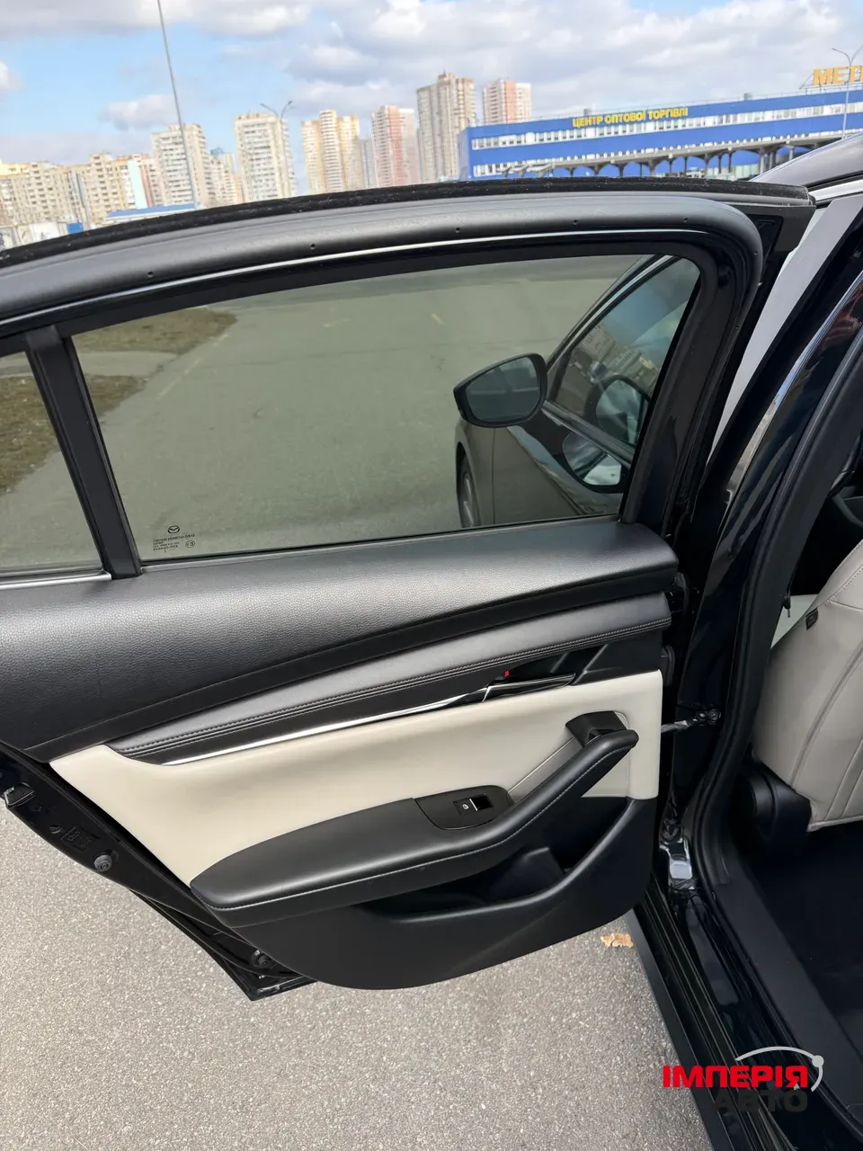 Mazda 3 - фото 12