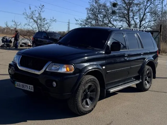Mitsubishi Pajero Sport - фото 1