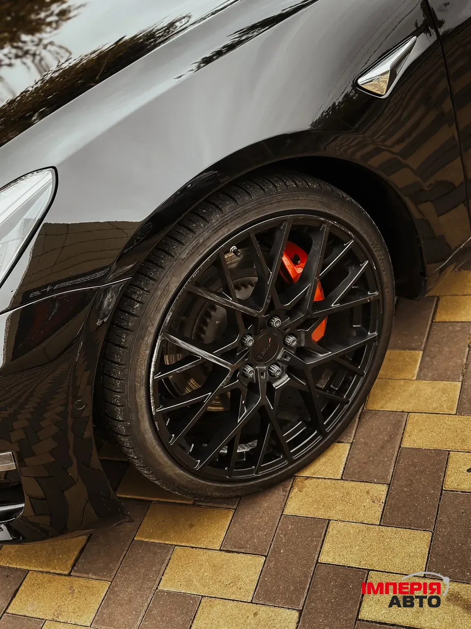 Tesla Model 3 - фото 4