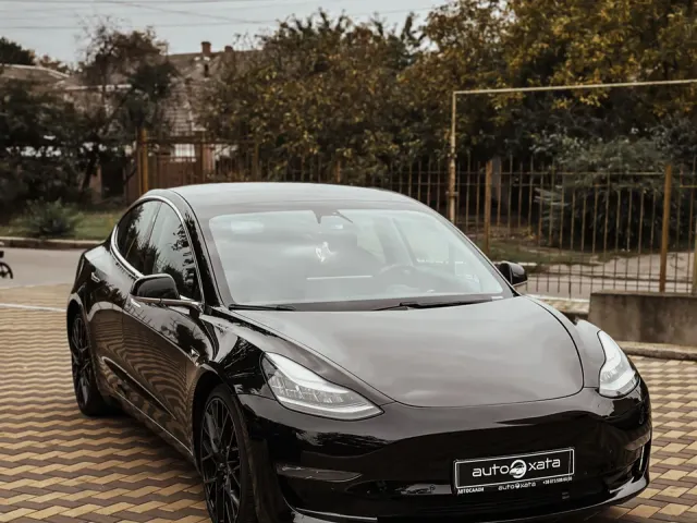 Tesla Model 3 - фото 3