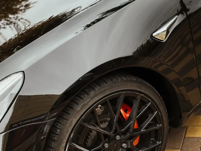 Tesla Model 3 - фото 4