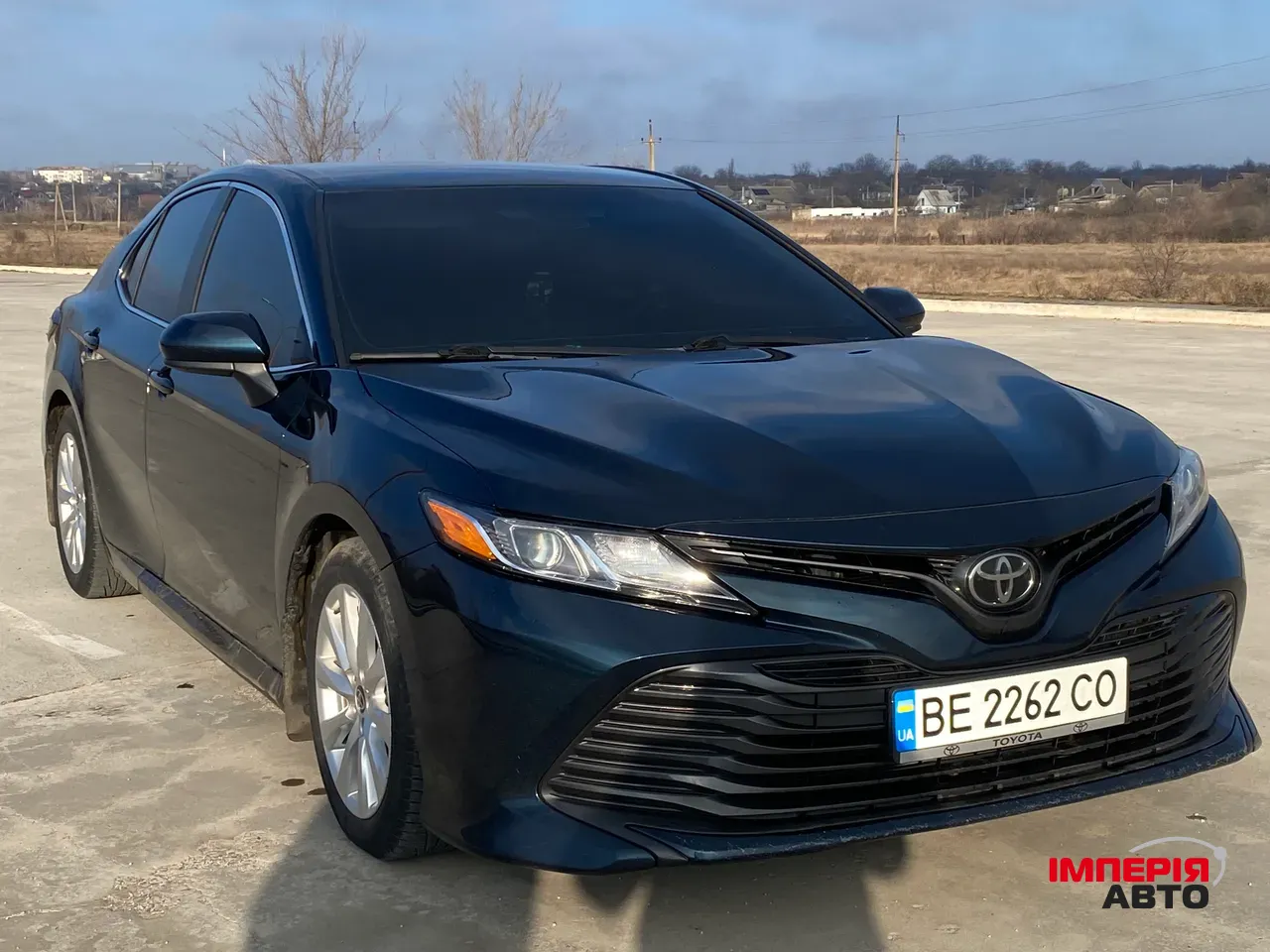 Toyota Camry - фото 1
