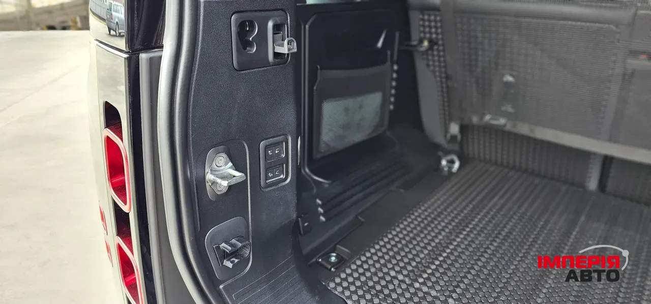 Land Rover Defender - фото 36