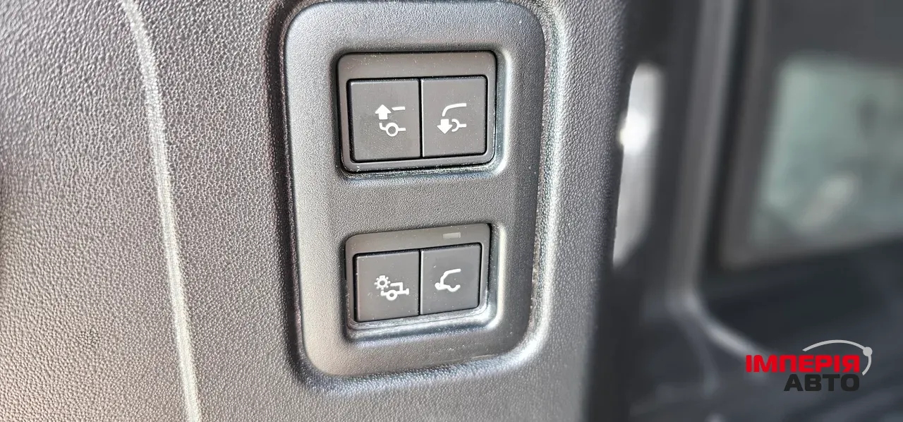 Land Rover Defender - фото 18