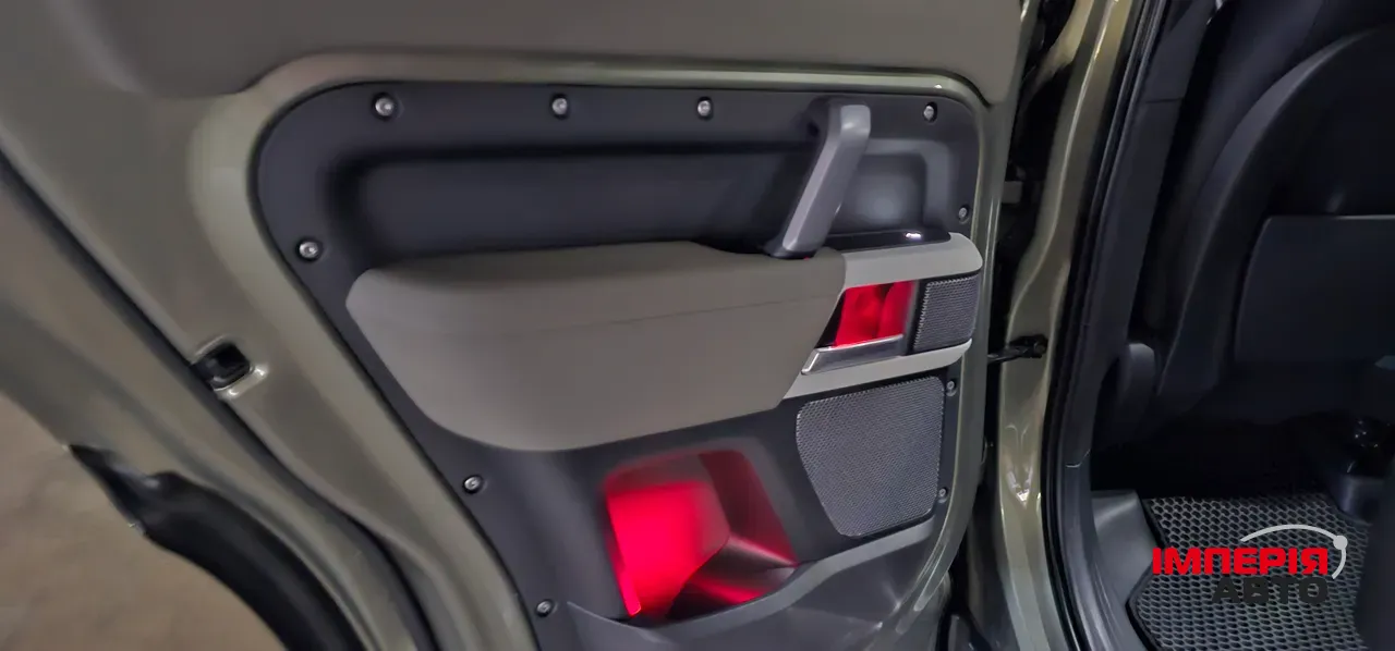 Land Rover Defender - фото 72