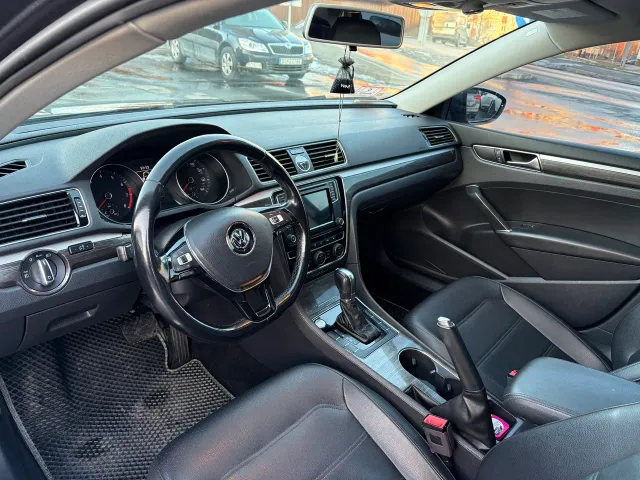 Volkswagen Passat - фото 3