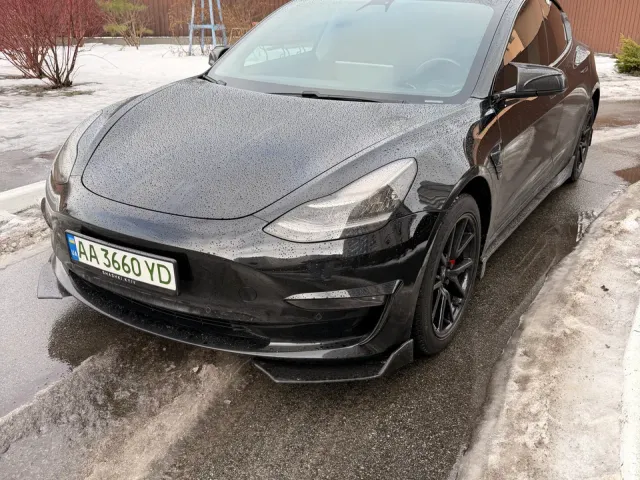 Tesla Model 3 - фото 1