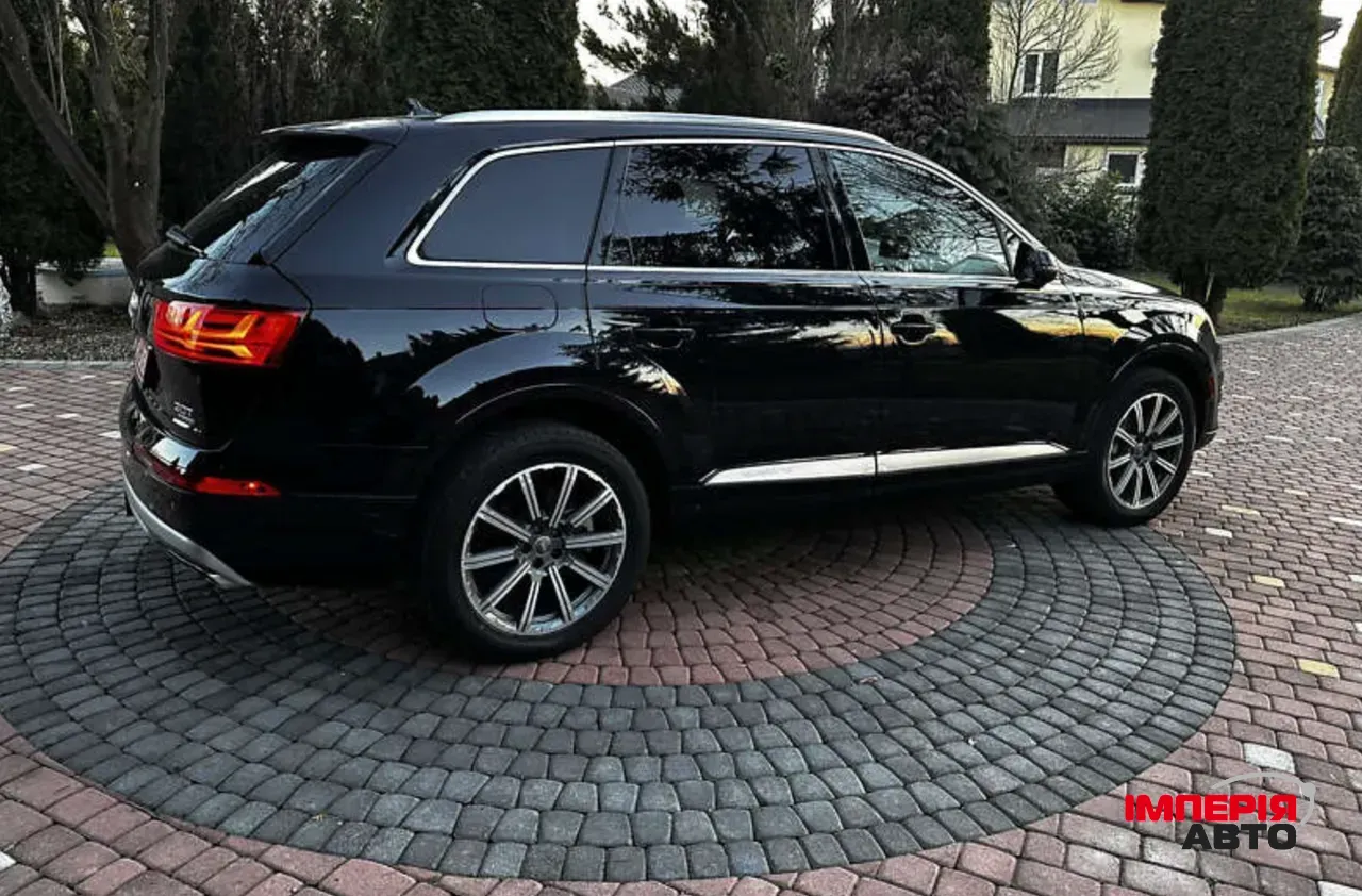 Audi Q7 - фото 5