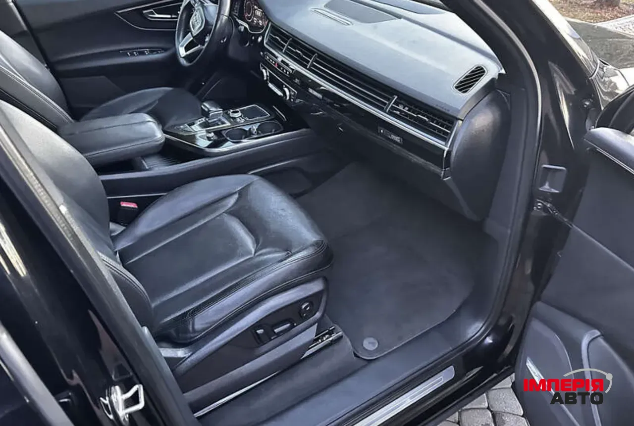 Audi Q7 - фото 8