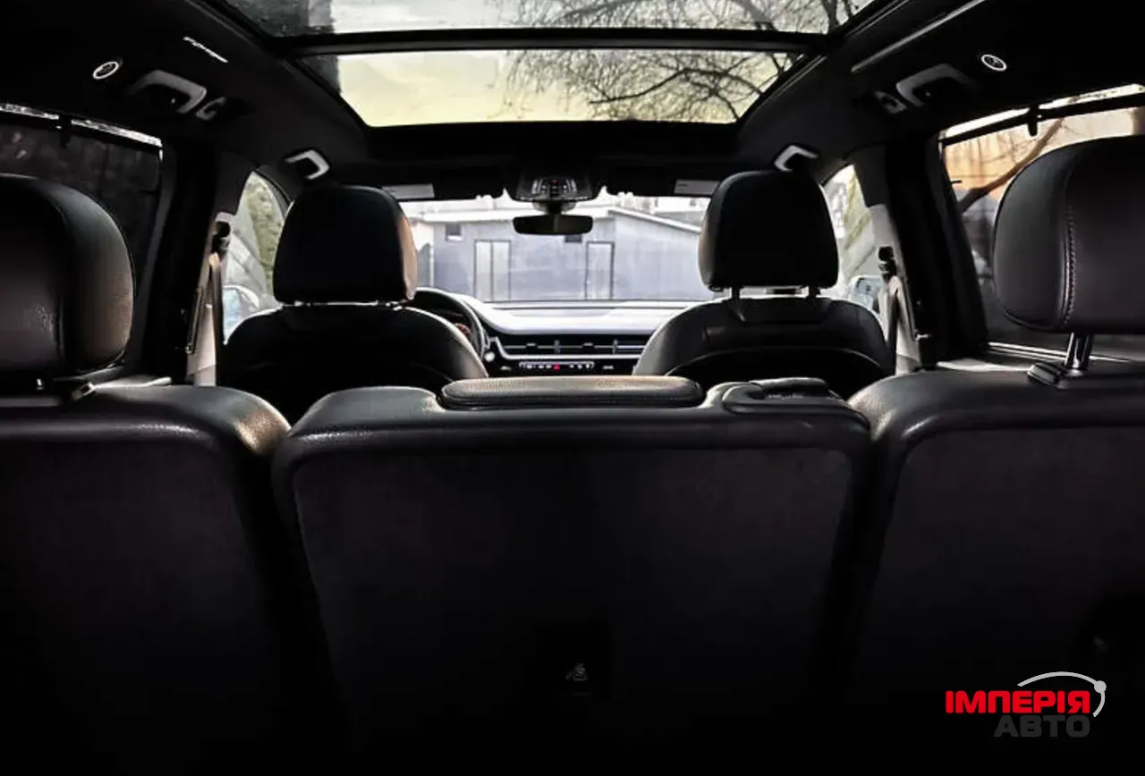 Audi Q7 - фото 9