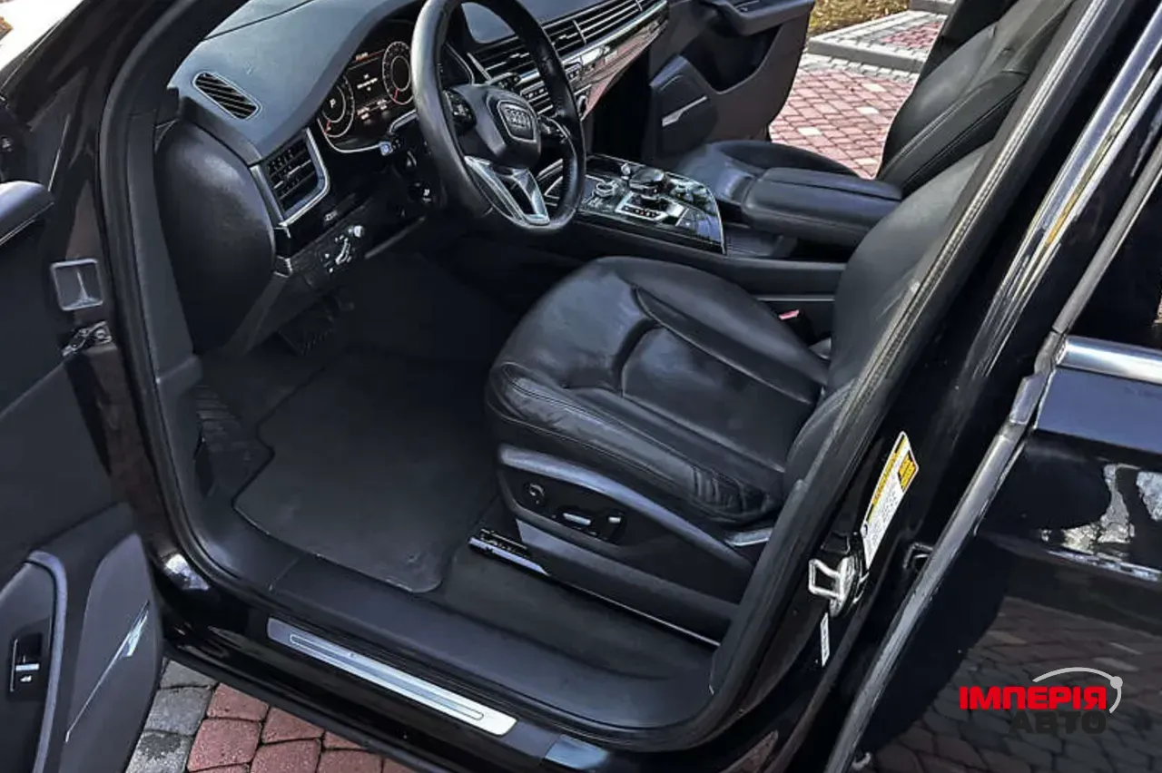 Audi Q7 - фото 7