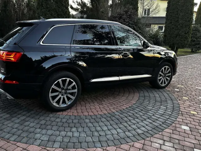 Audi Q7 - фото 5