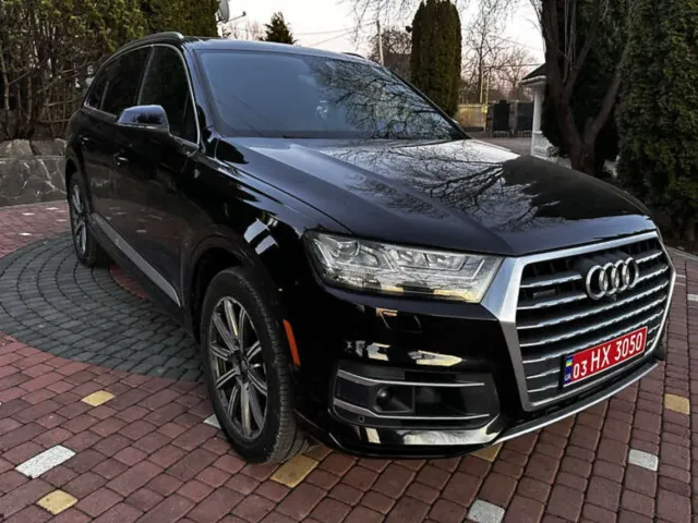 Audi Q7 - фото 1