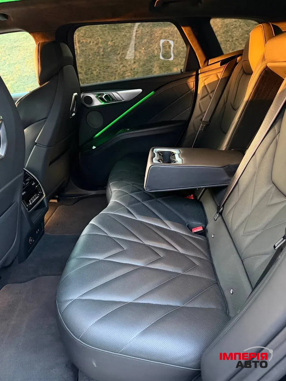 BMW XM - фото 10