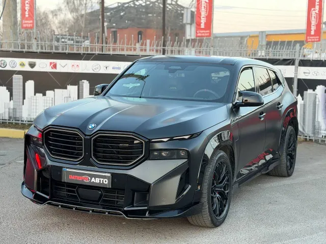 BMW XM - фото 1