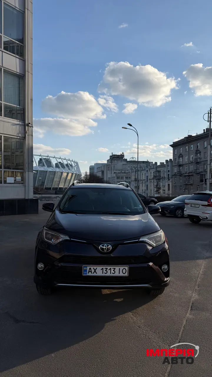 Toyota RAV4 - фото 2