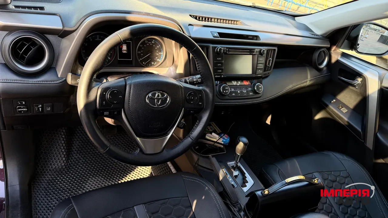 Toyota RAV4 - фото 11