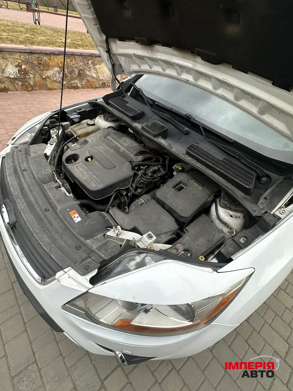 Ford Kuga - фото 8