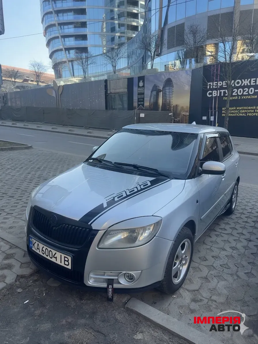 Skoda Fabia - фото 3