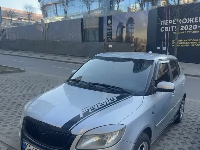 Skoda Fabia - фото 3