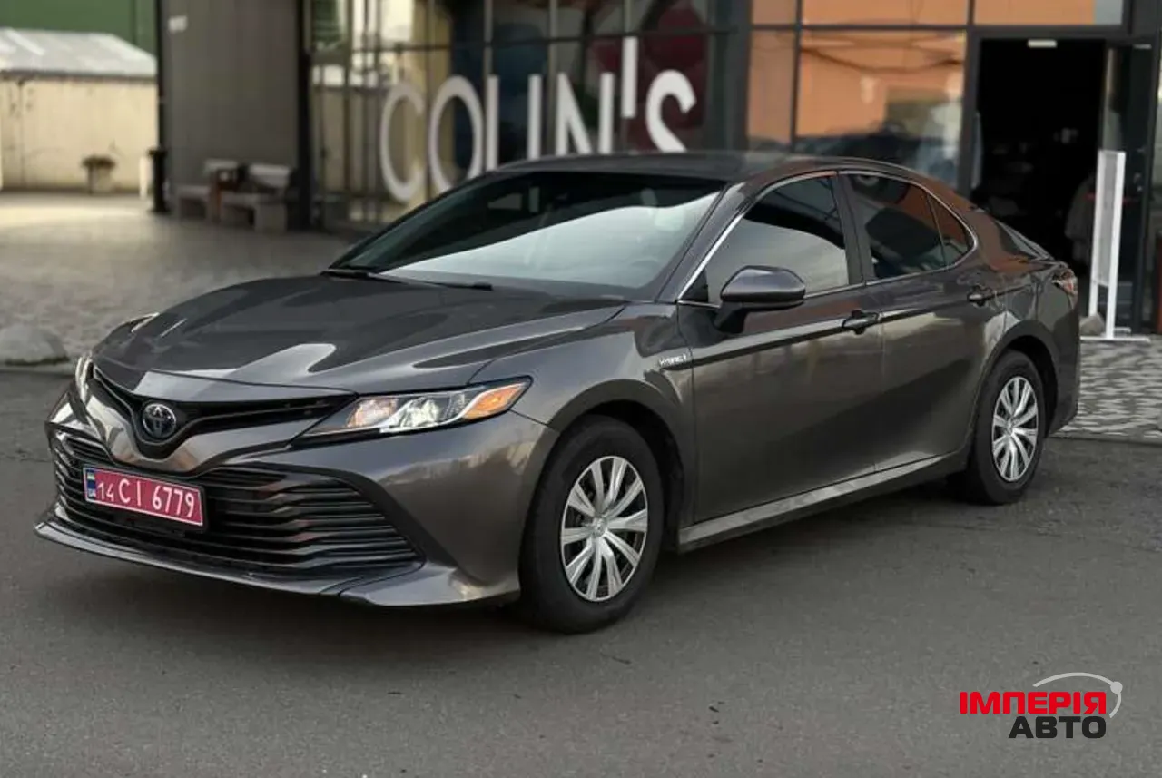 Toyota Camry - фото 3