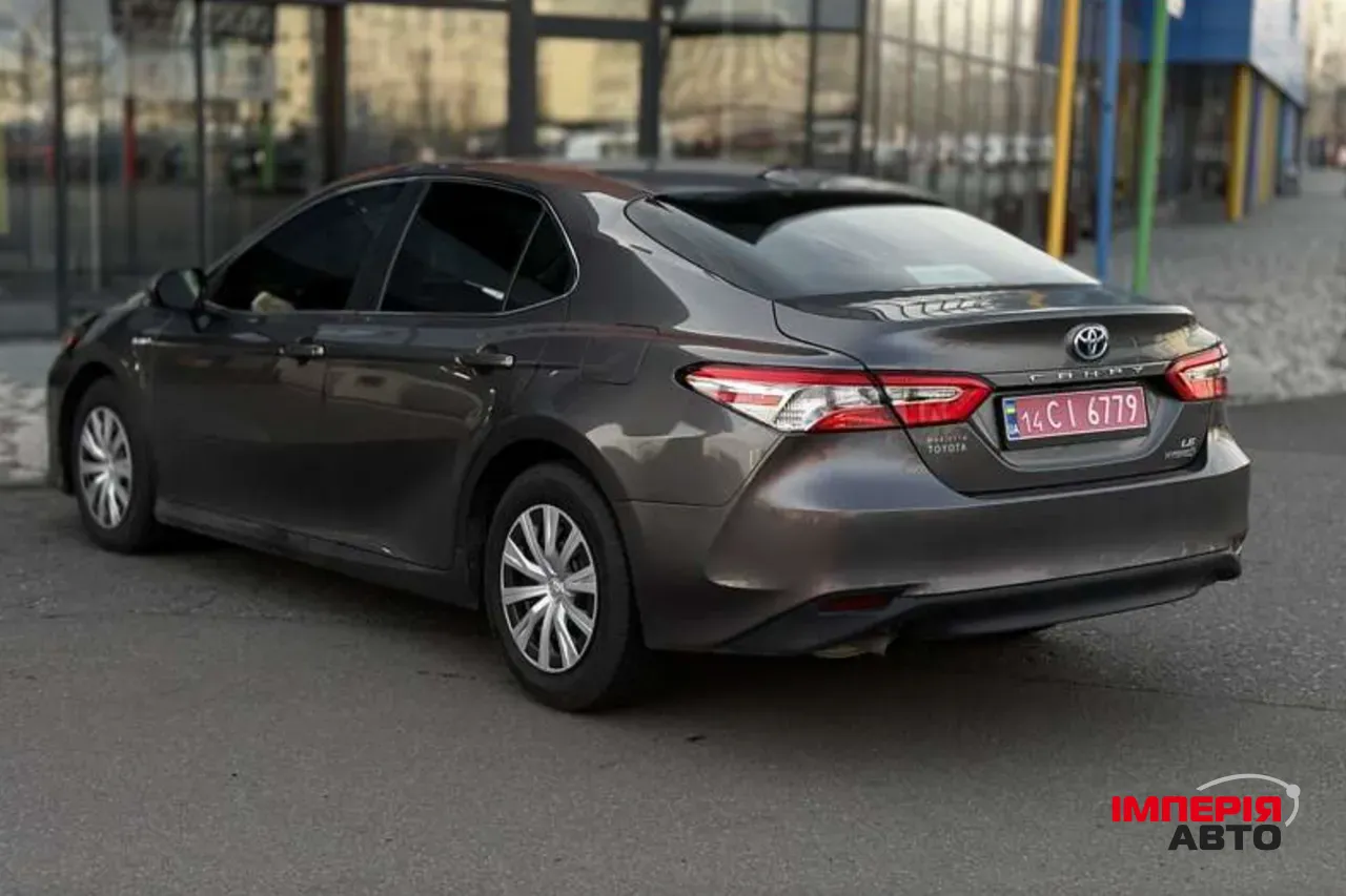 Toyota Camry - фото 4