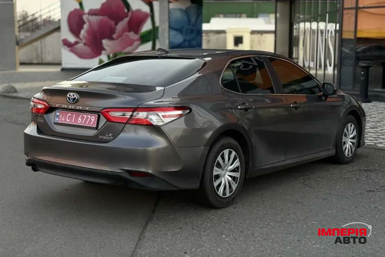 Toyota Camry - фото 6