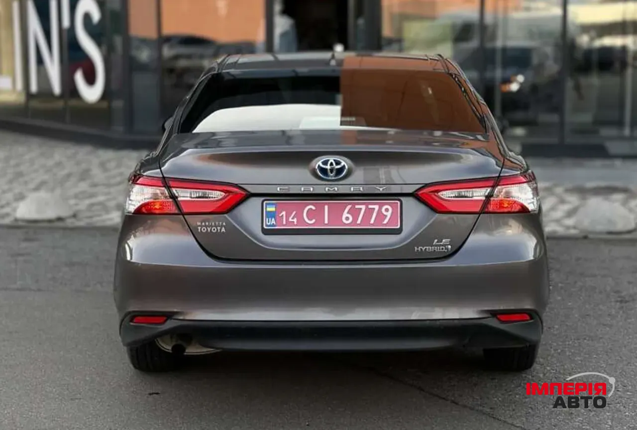 Toyota Camry - фото 5