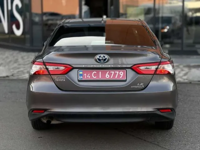 Toyota Camry - фото 5