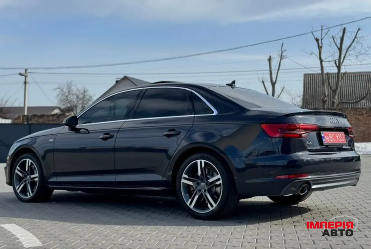Audi A4 - фото 8