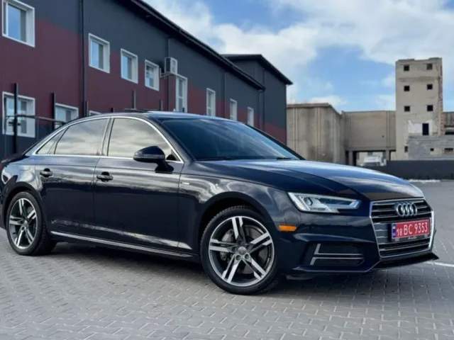 Audi A4 - фото 2