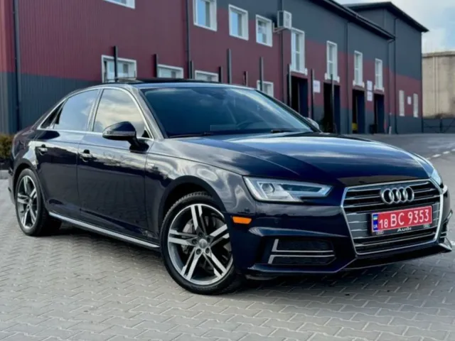 Audi A4 - фото 1