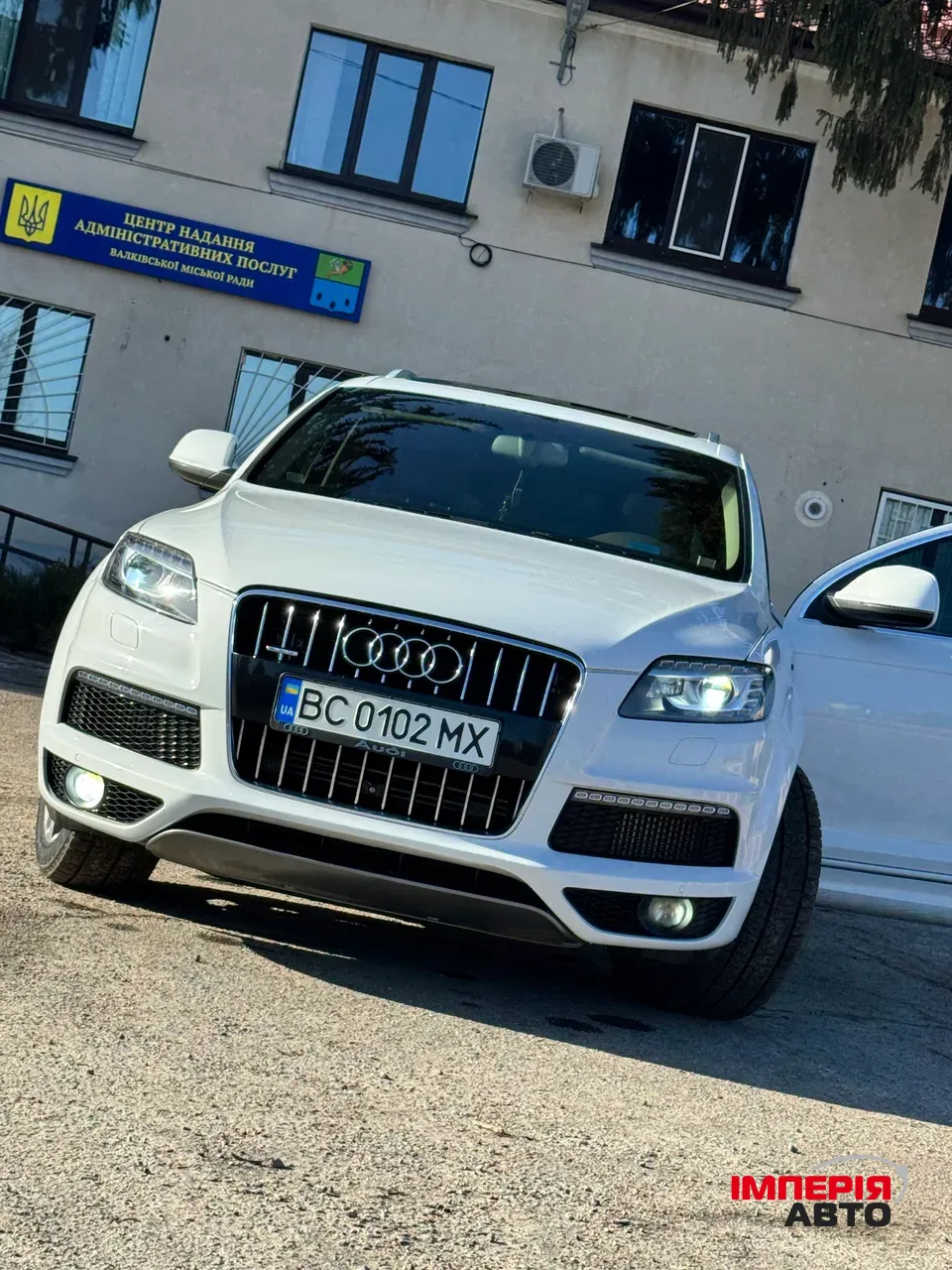 Audi Q7 - фото 8