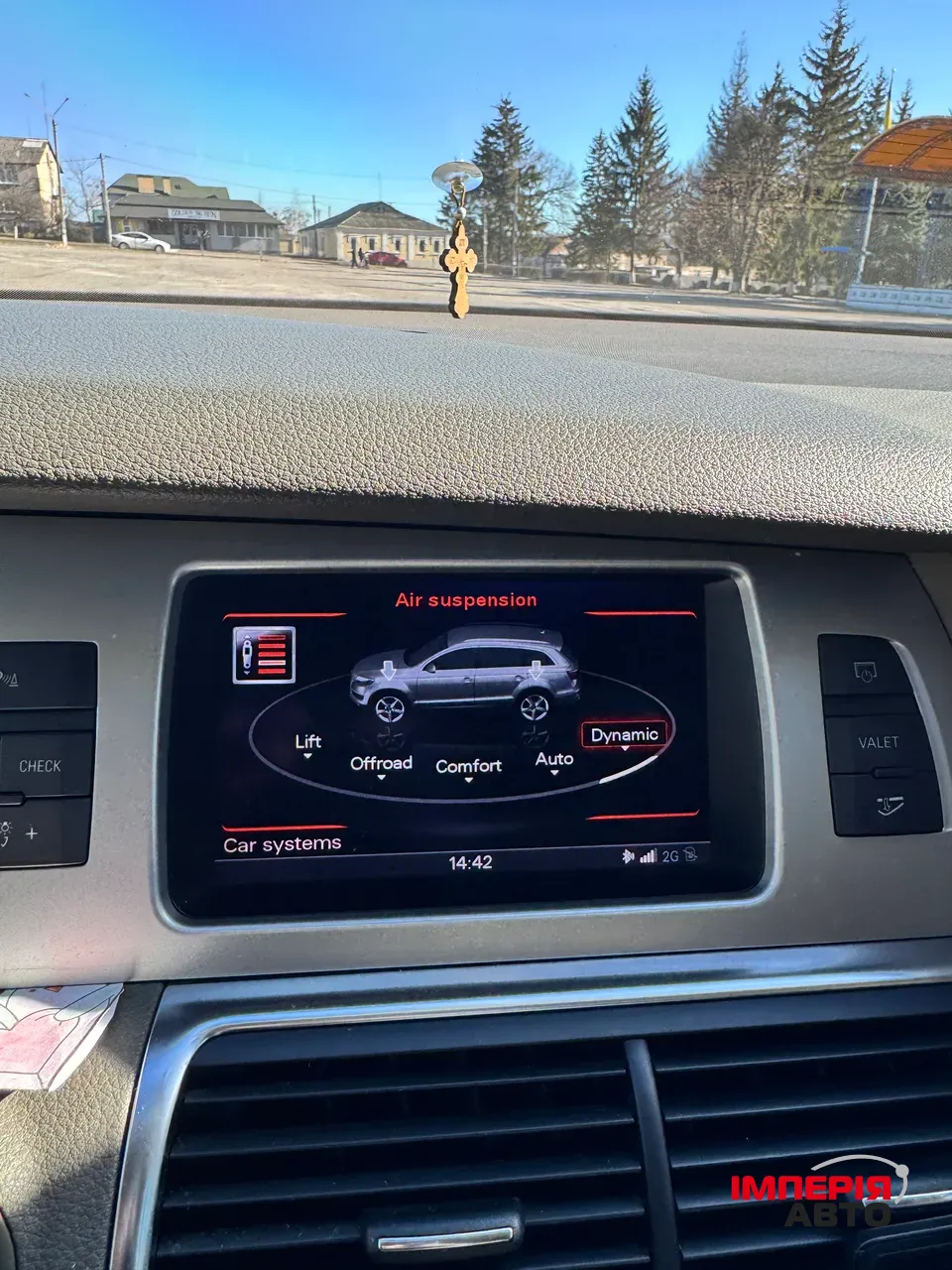 Audi Q7 - фото 13