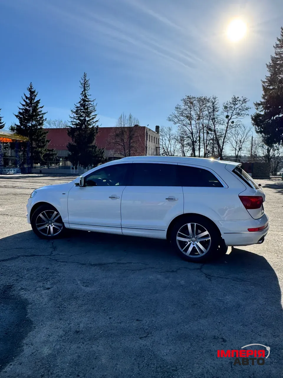Audi Q7 - фото 24