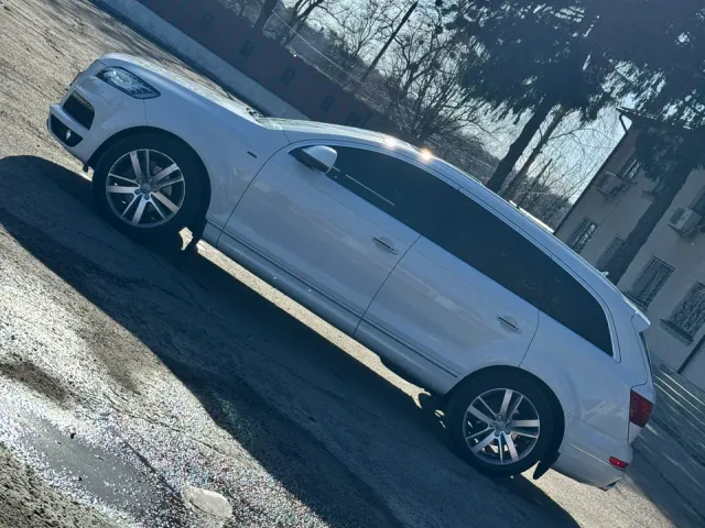 Audi Q7 - фото 5
