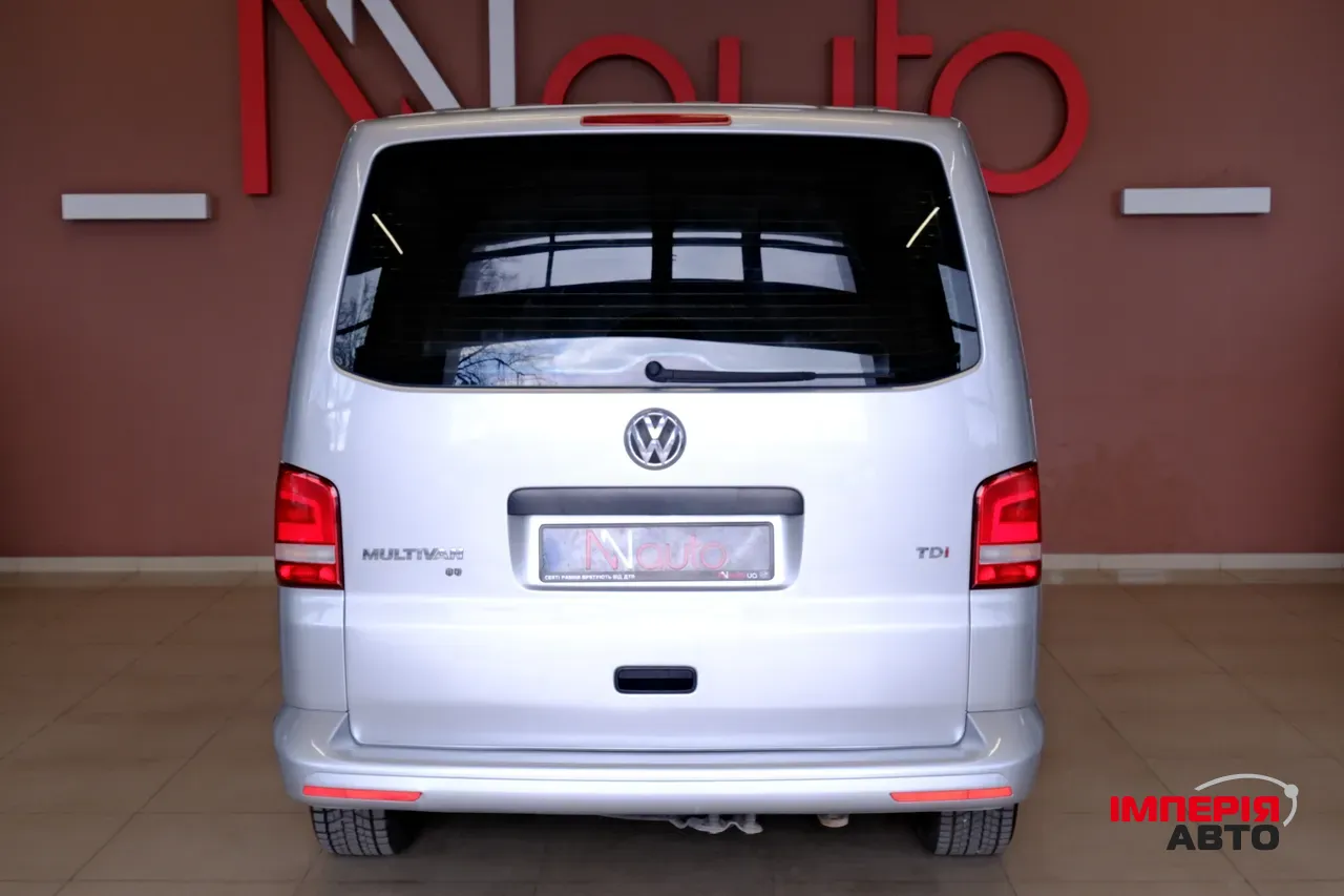Volkswagen Multivan - фото 6