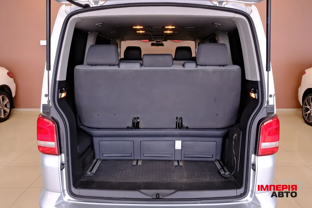 Volkswagen Multivan - фото 9