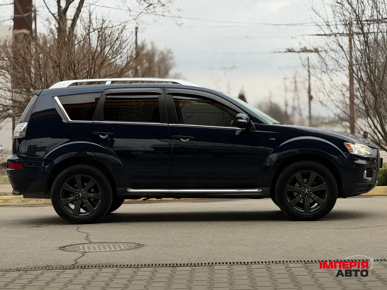 Mitsubishi Outlander - фото 6