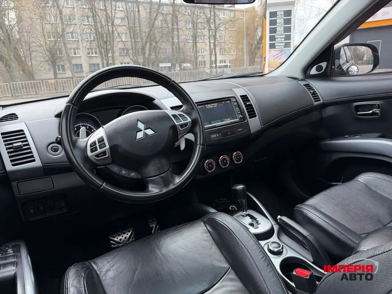 Mitsubishi Outlander - фото 9