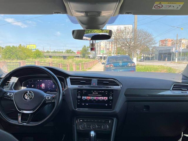 Volkswagen Tiguan - фото 1